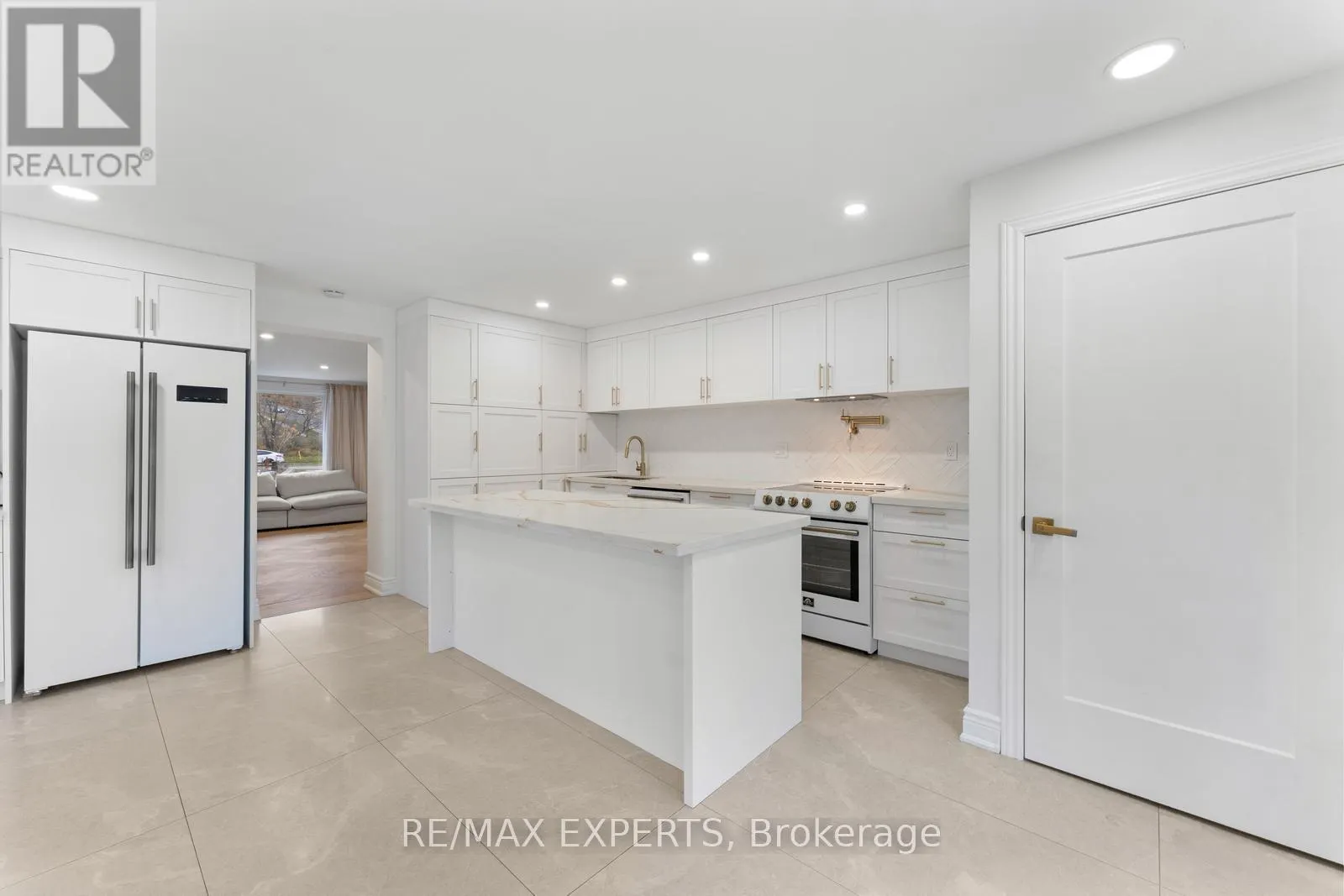 142 KING STREET E