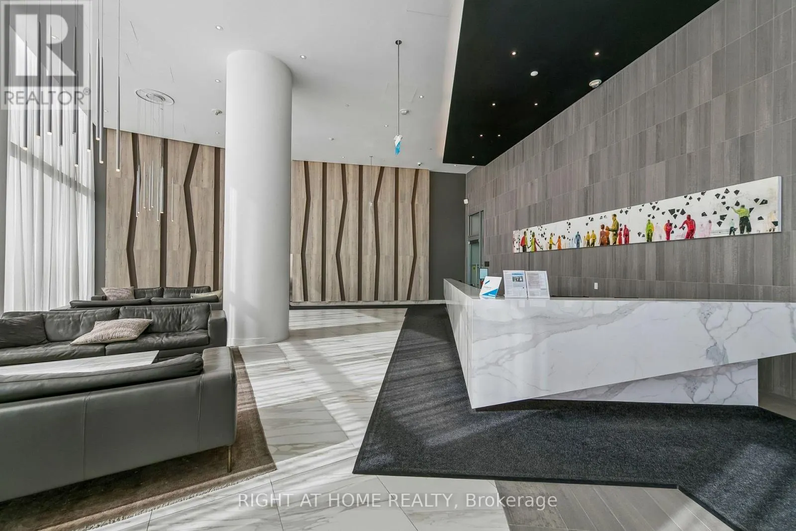 1405 - 3883 QUARTZ ROAD