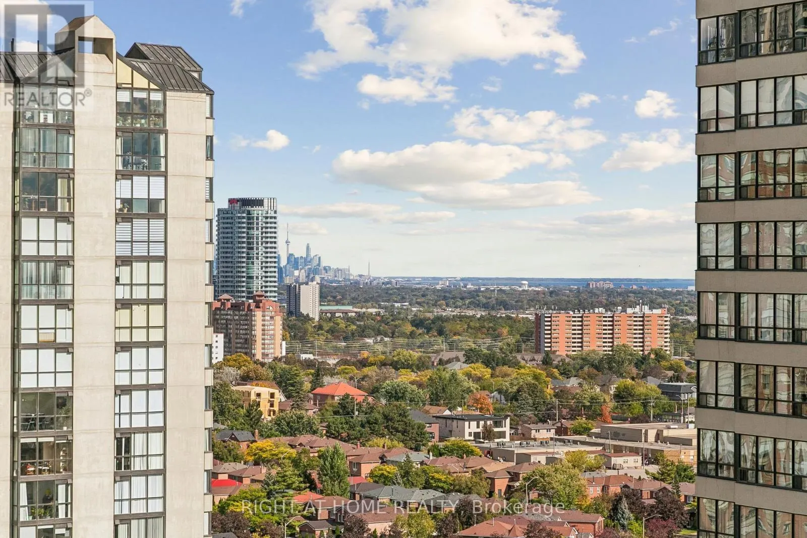 1405 - 3883 QUARTZ ROAD