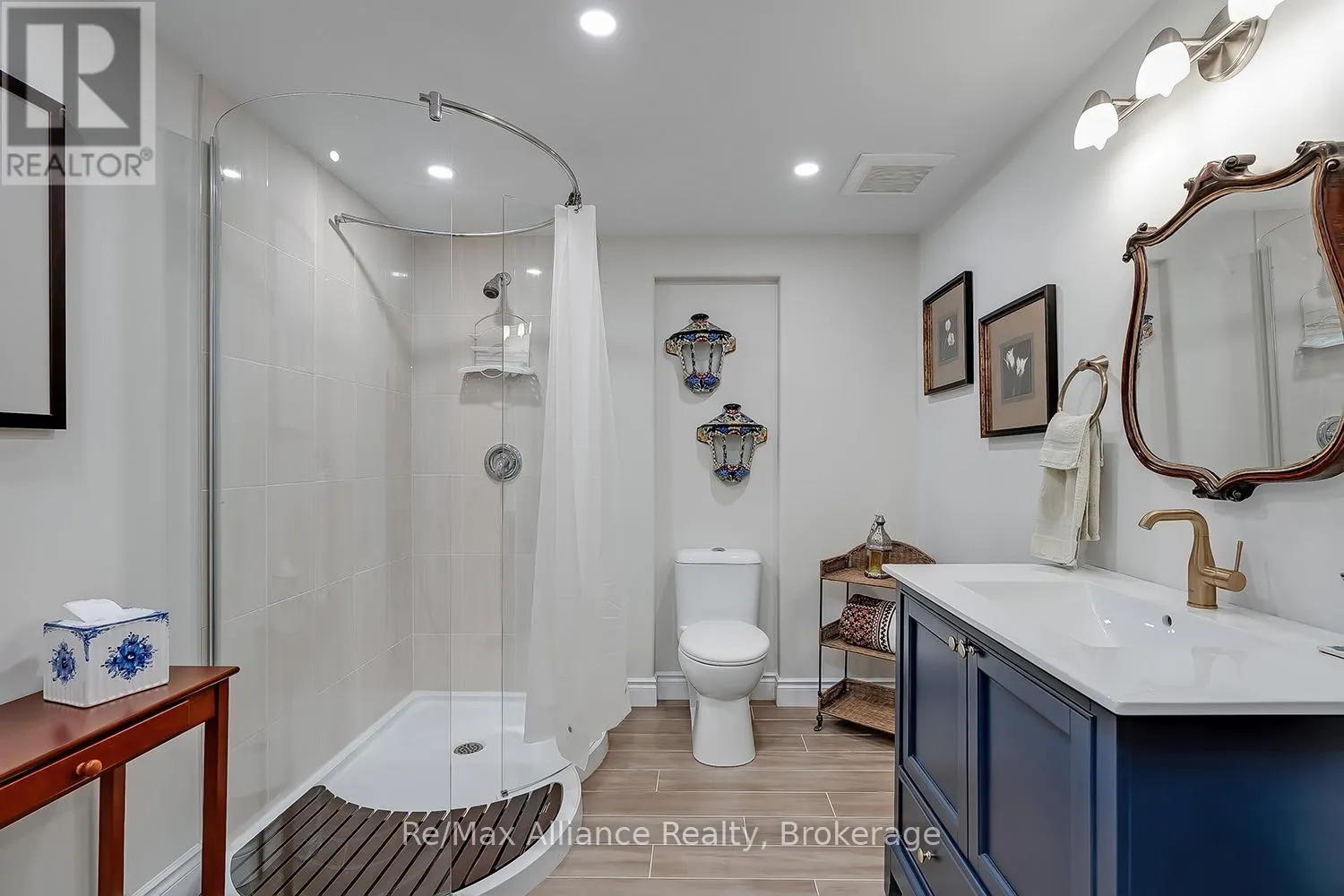 203 BURLOAK DRIVE