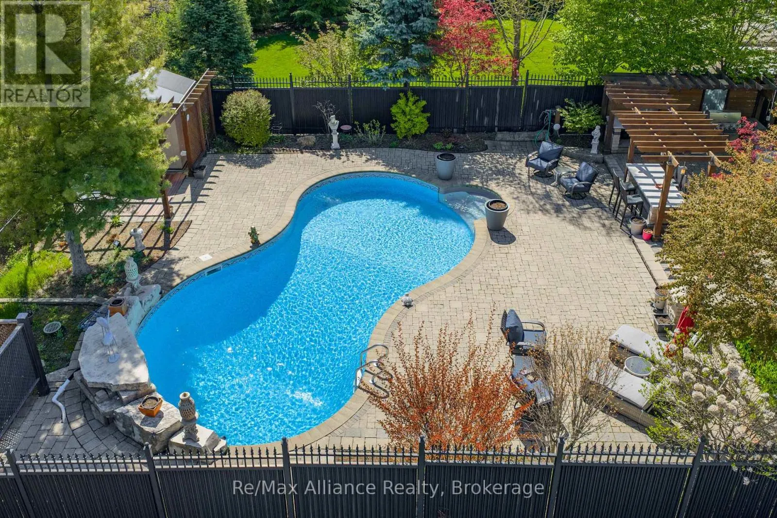 203 BURLOAK DRIVE