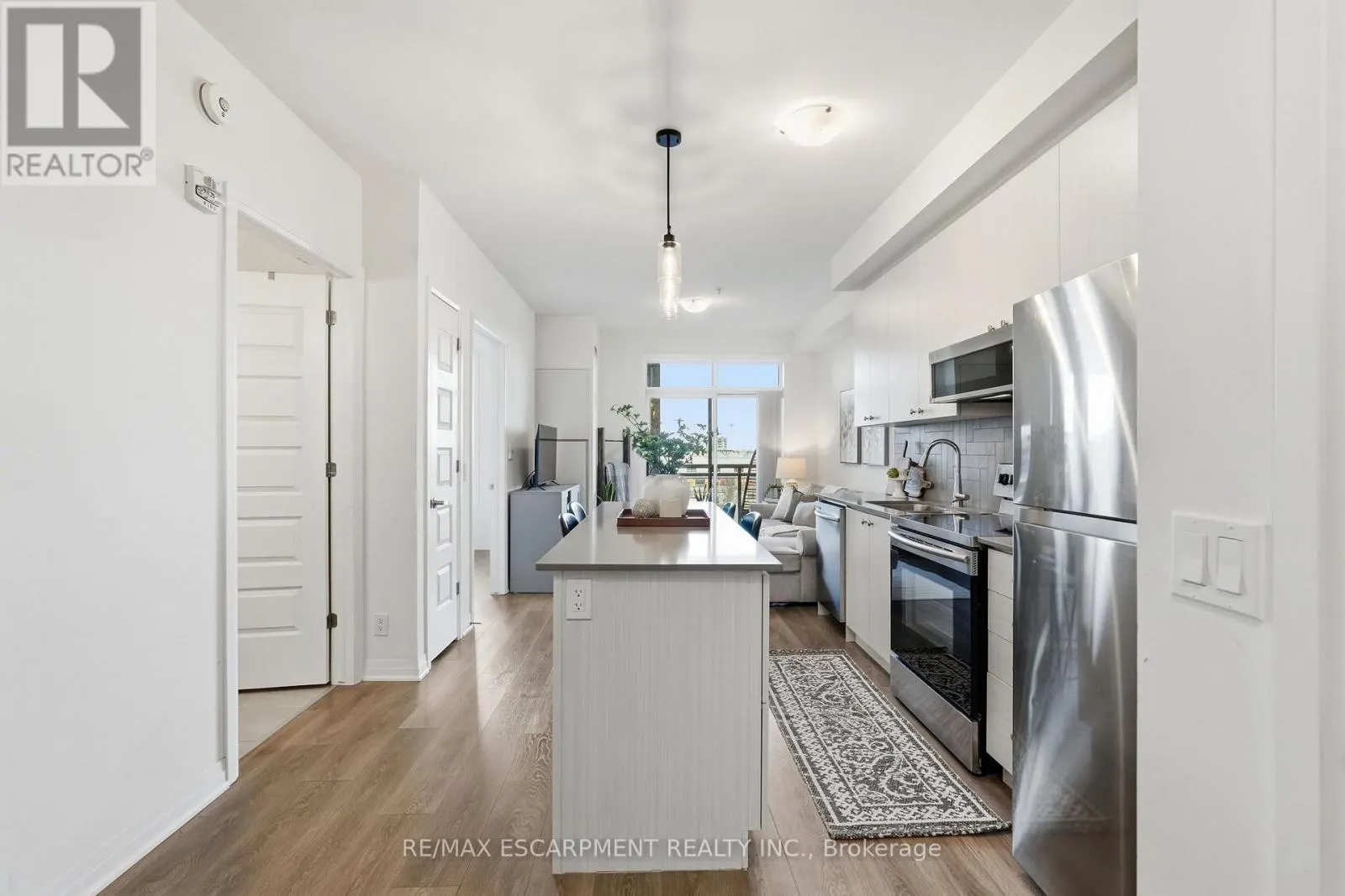424 - 1105 LEGER WAY