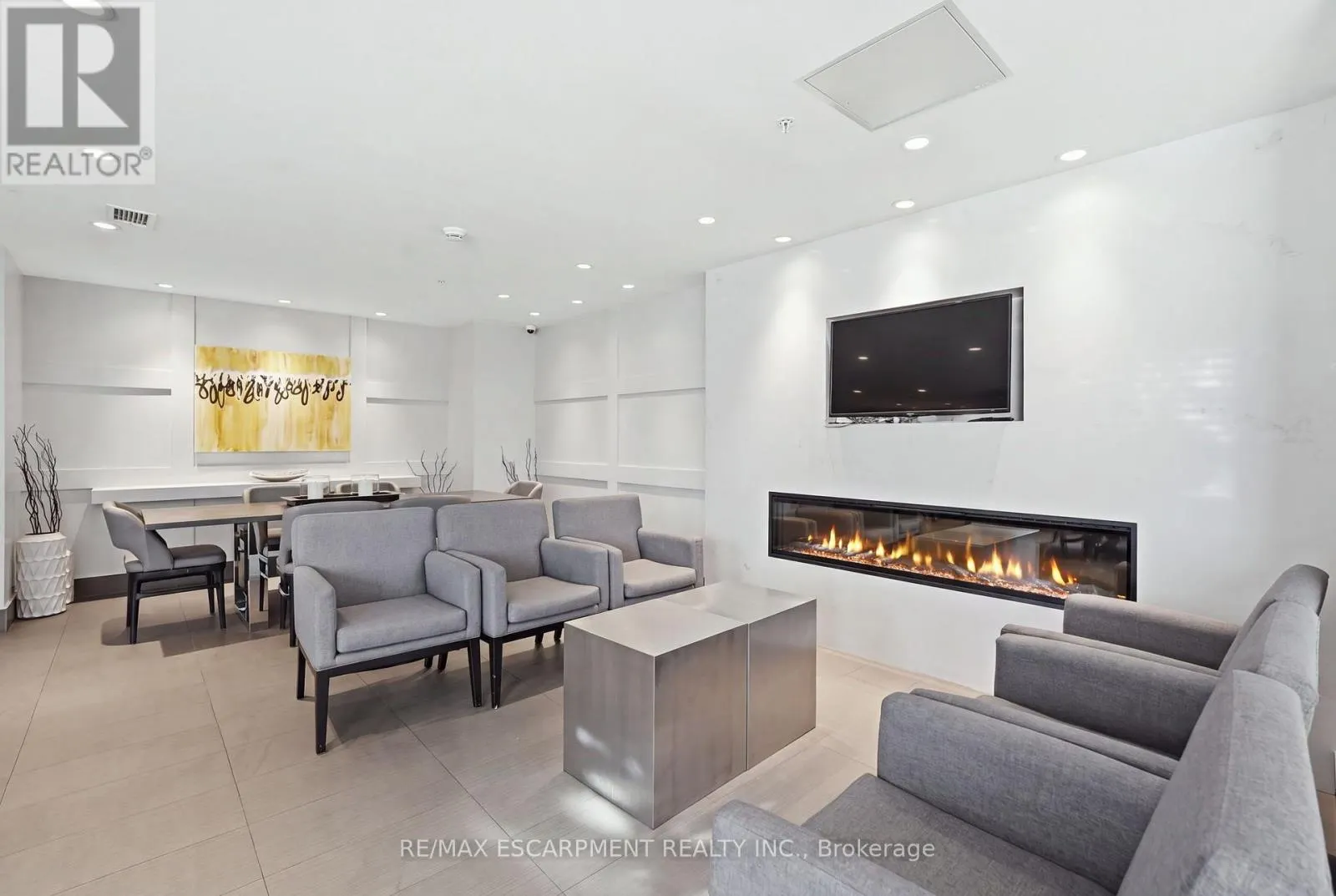 424 - 1105 LEGER WAY