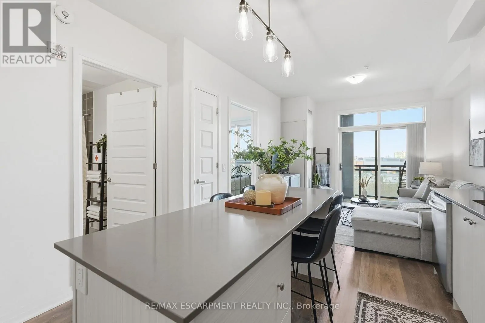 424 - 1105 LEGER WAY