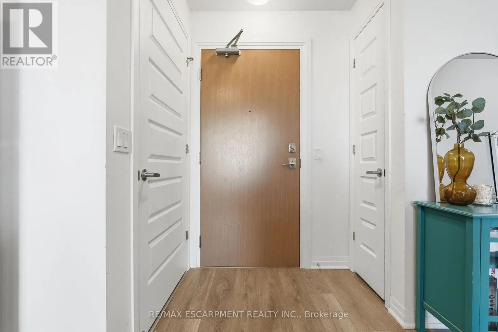 424 - 1105 LEGER WAY