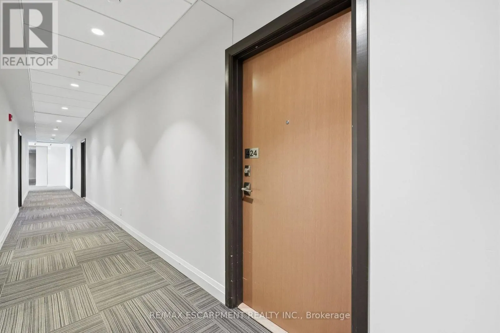 424 - 1105 LEGER WAY