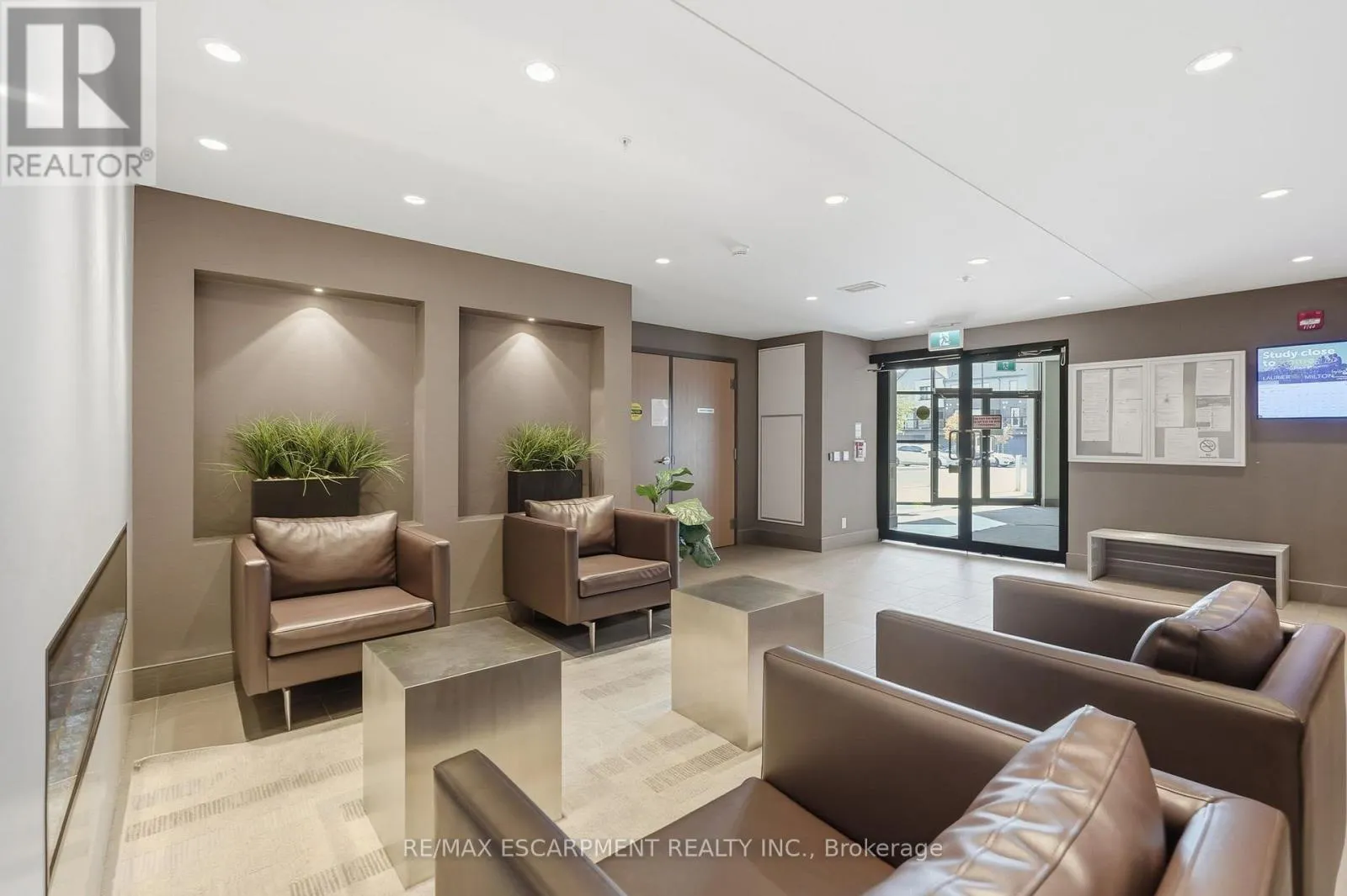 424 - 1105 LEGER WAY