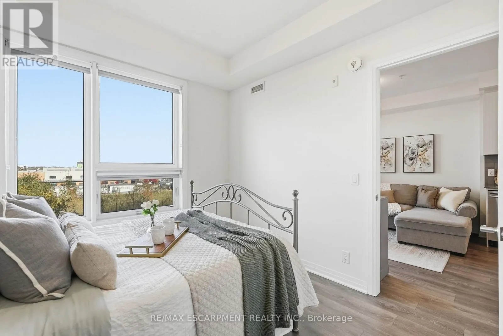 424 - 1105 LEGER WAY