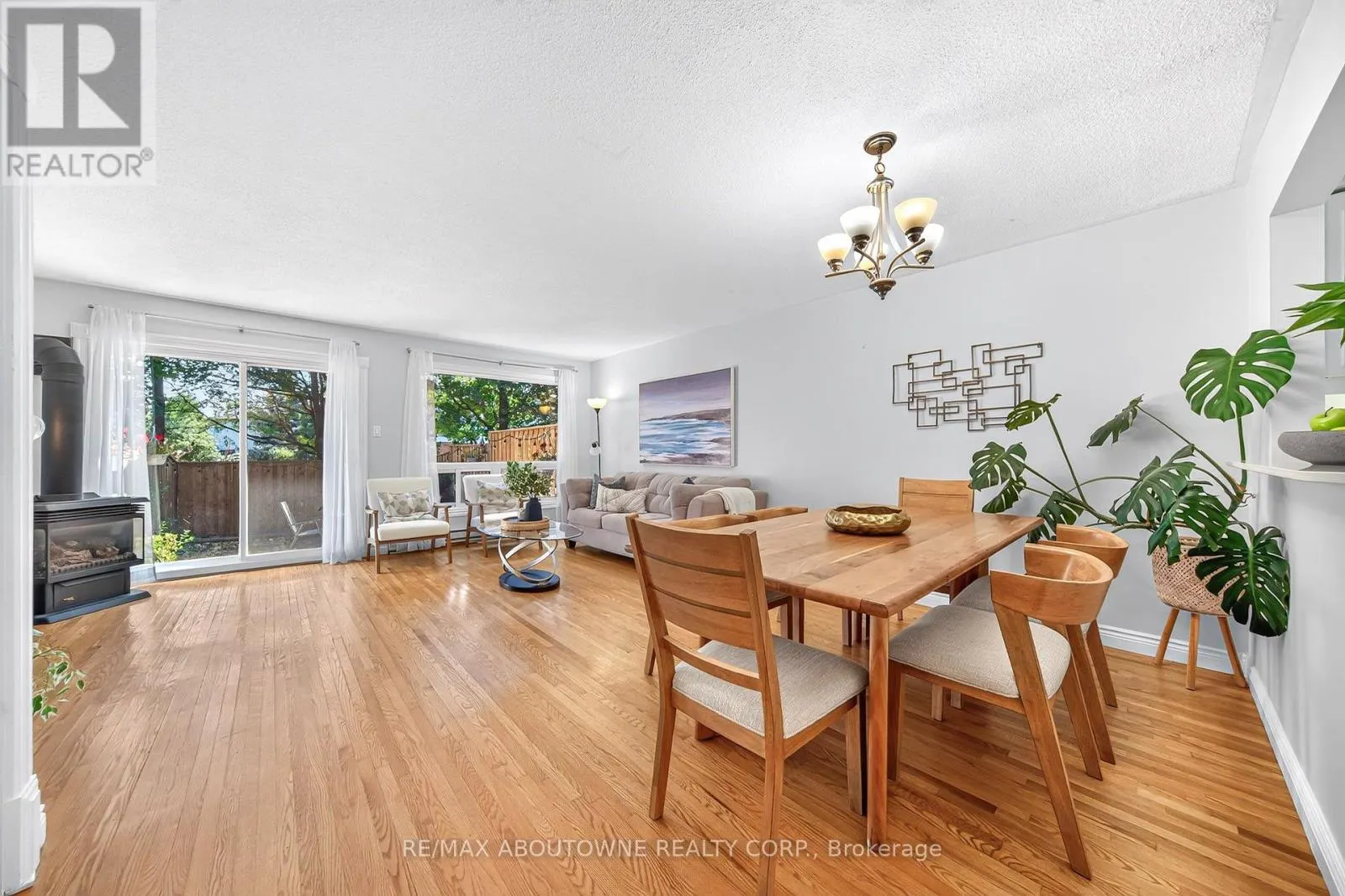 9 - 1517 ELM ROAD