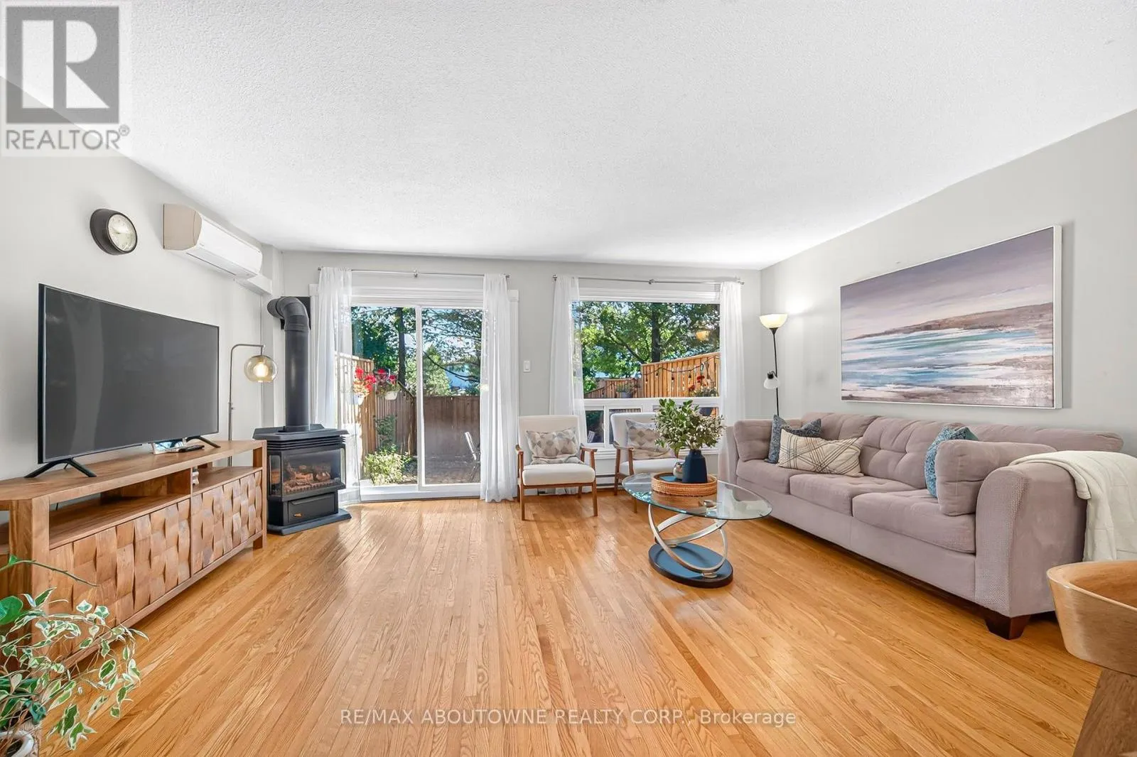 9 - 1517 ELM ROAD