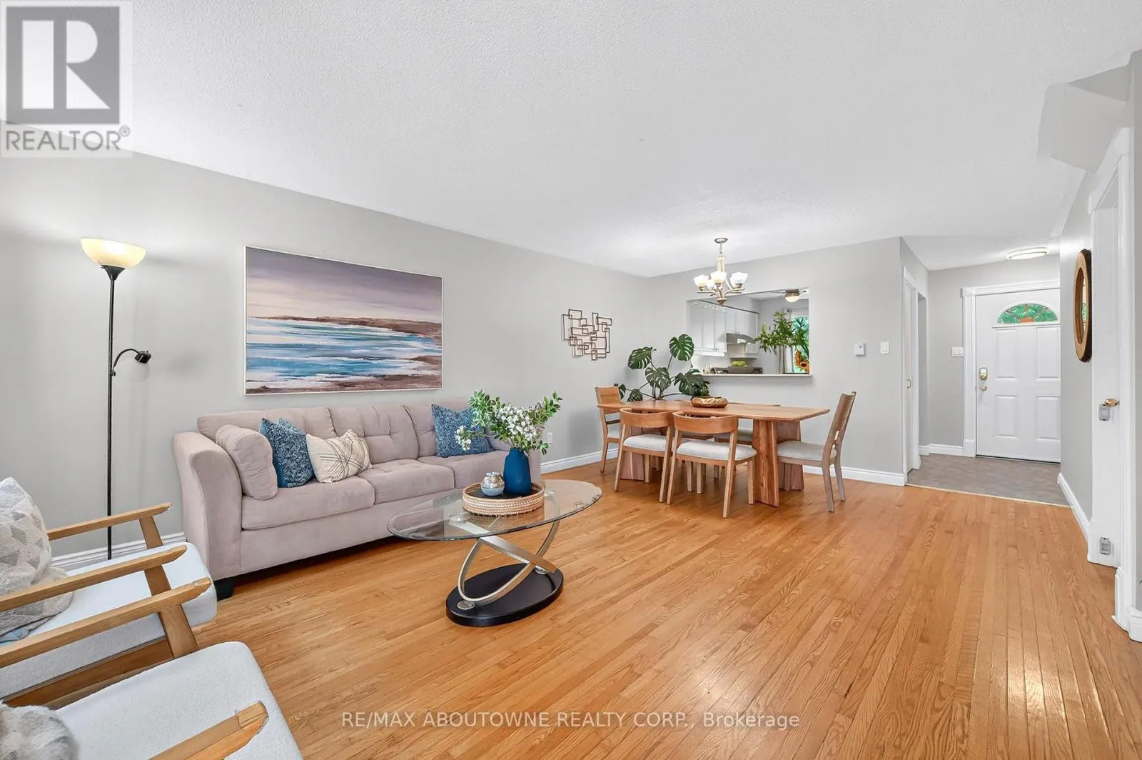 9 - 1517 ELM ROAD