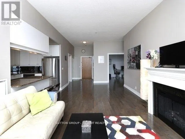 2807 - 33 ELM DRIVE