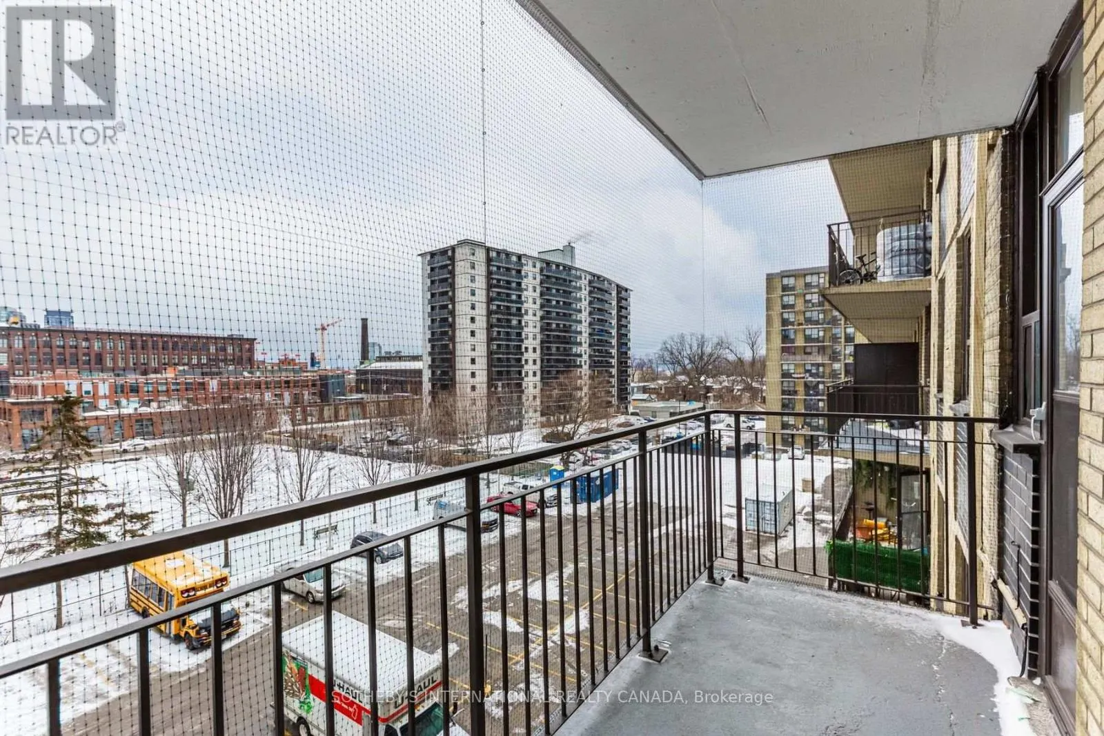 N1018 - 135 TYNDALL AVENUE