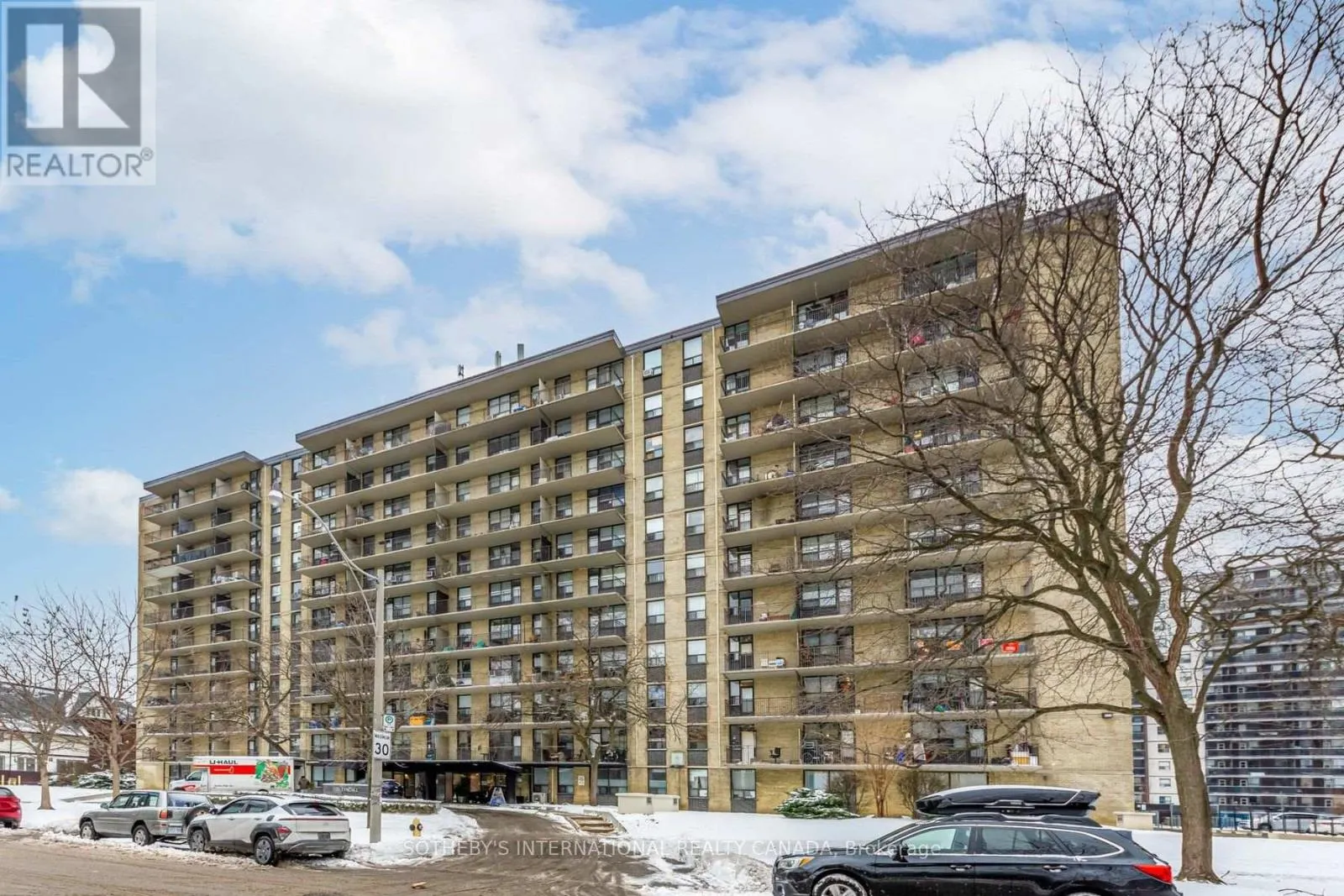 N1018 - 135 TYNDALL AVENUE