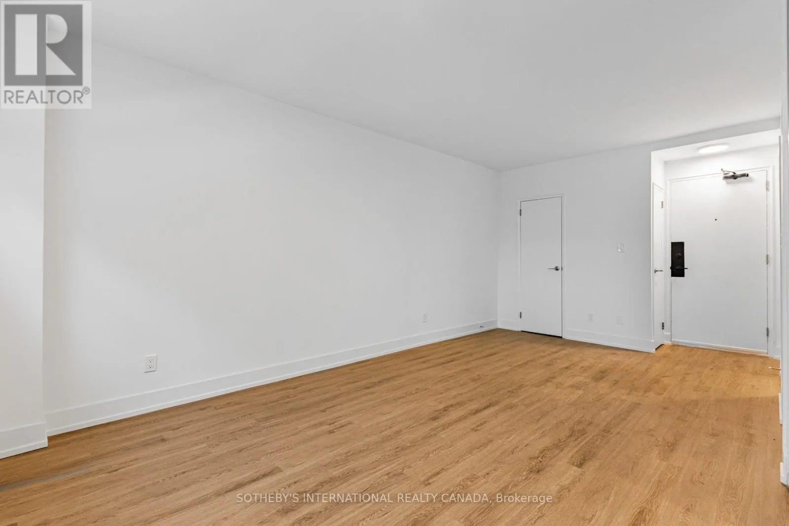 N1018 - 135 TYNDALL AVENUE