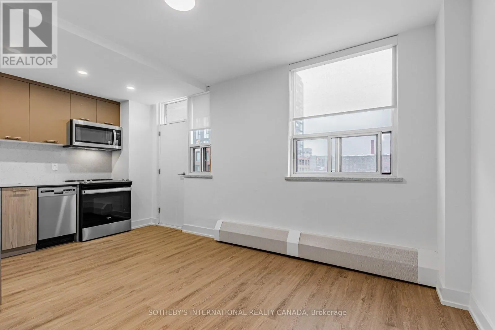 N1018 - 135 TYNDALL AVENUE