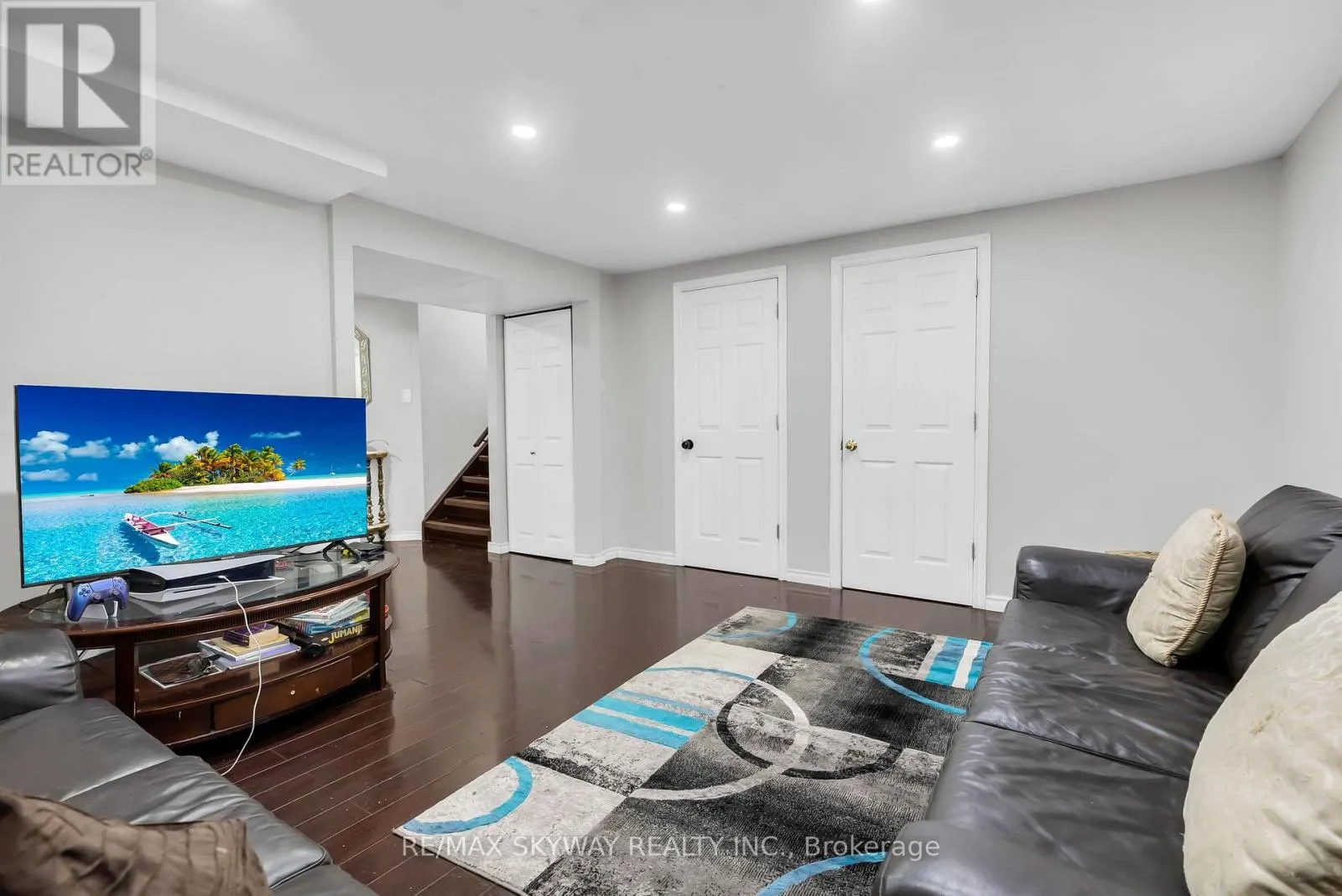 6214 MIRIAM WAY