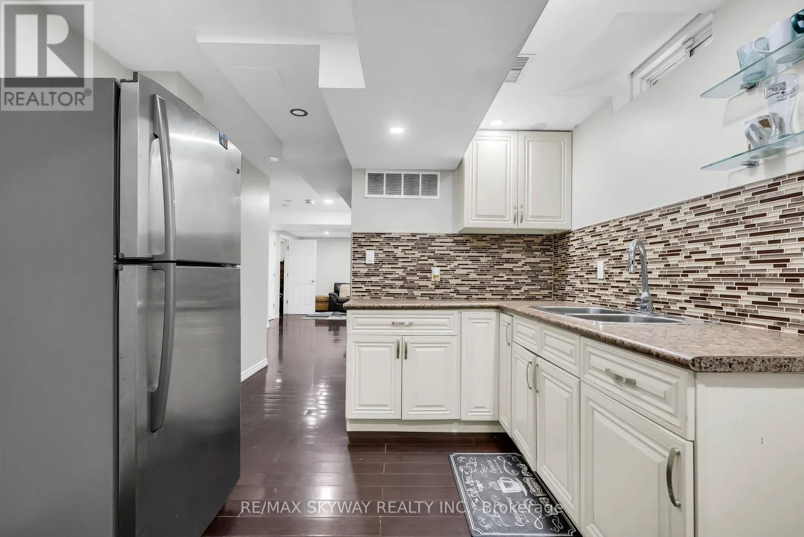6214 MIRIAM WAY