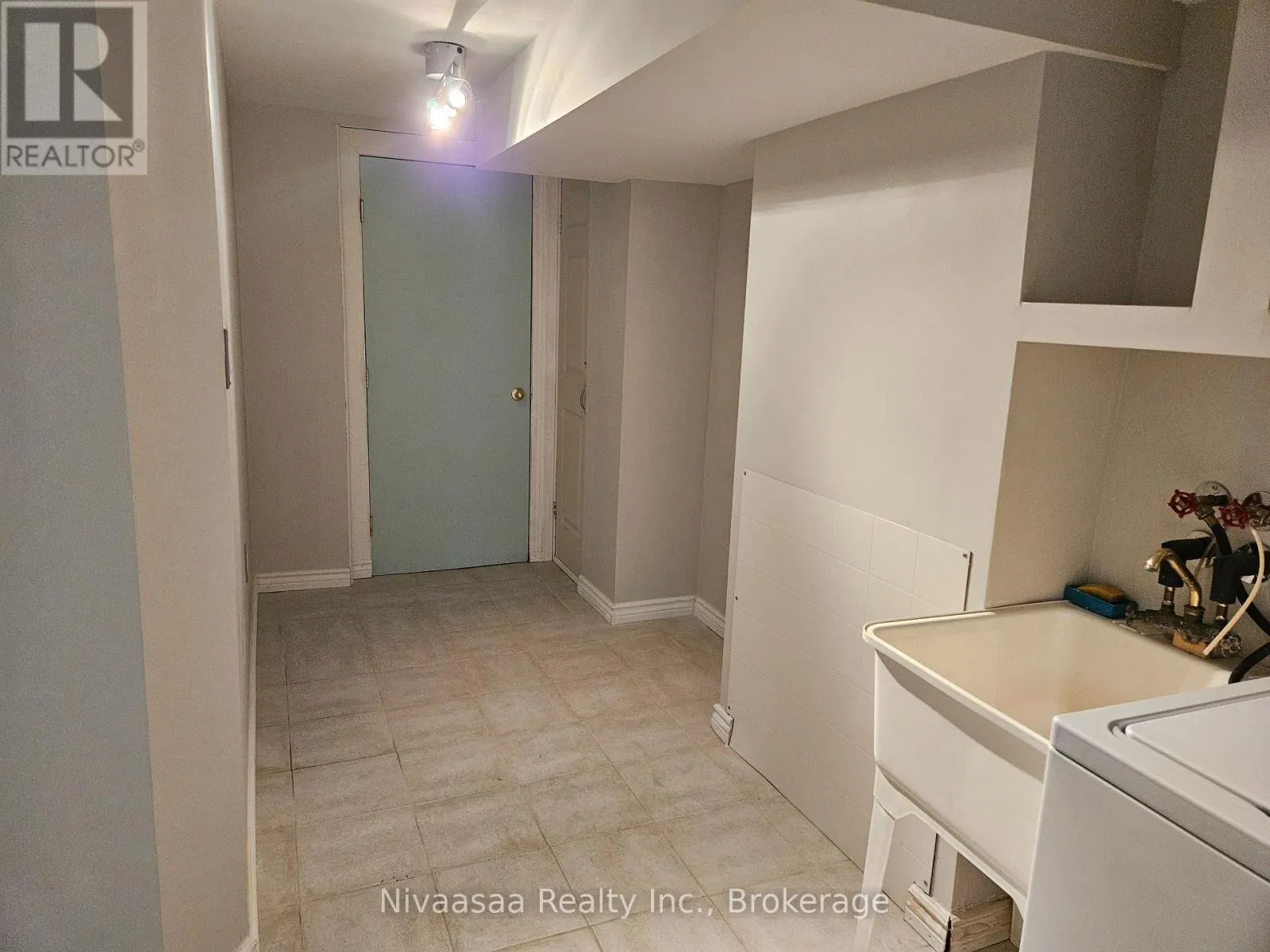 926 LEDBURY CRESCENT