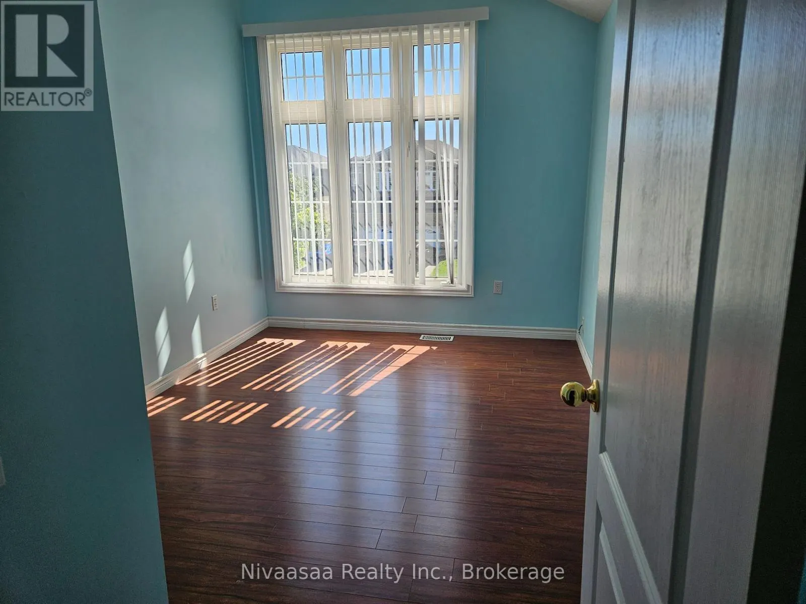 926 LEDBURY CRESCENT