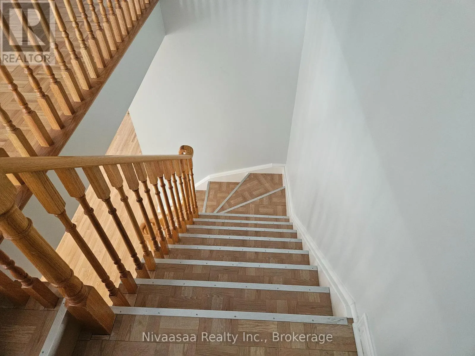 926 LEDBURY CRESCENT