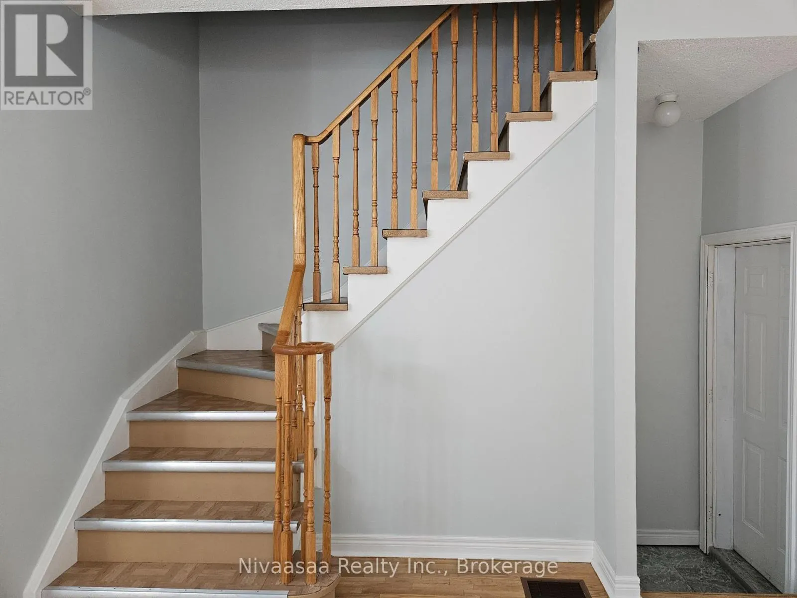 926 LEDBURY CRESCENT