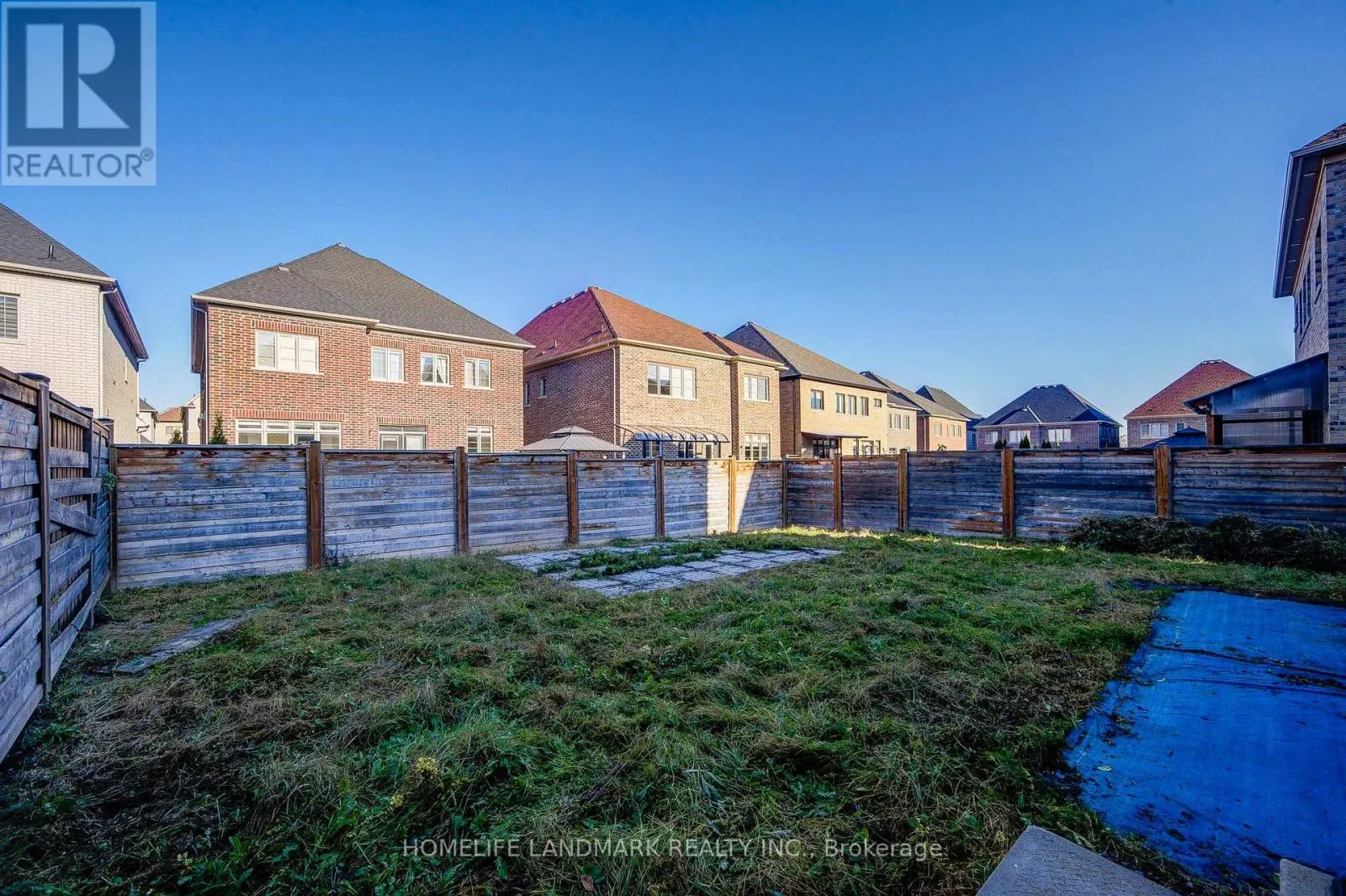 7 MALASPINA CLOSE