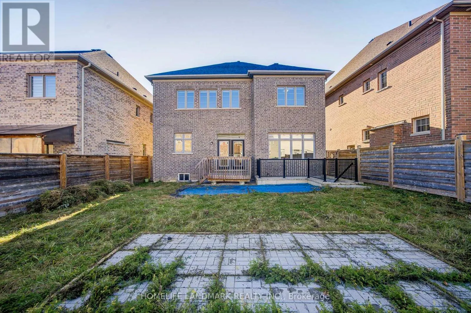 7 MALASPINA CLOSE