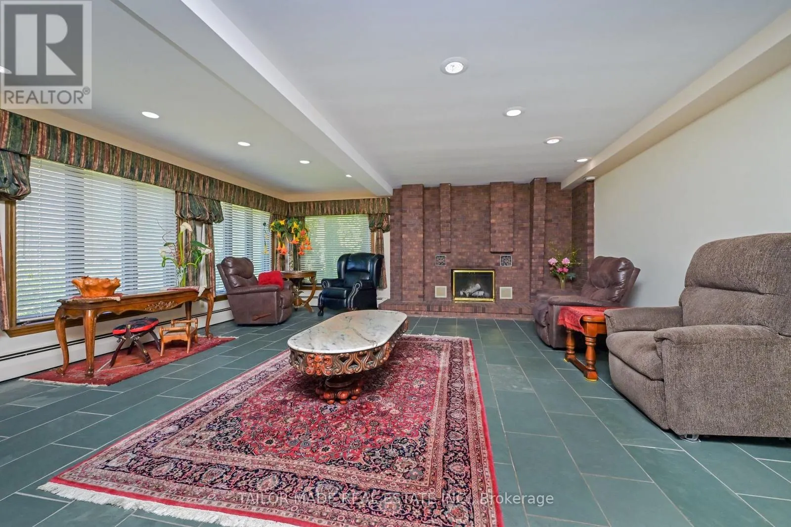40 WALTON DRIVE