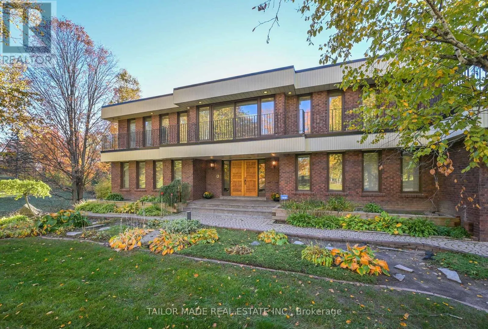 40 WALTON DRIVE