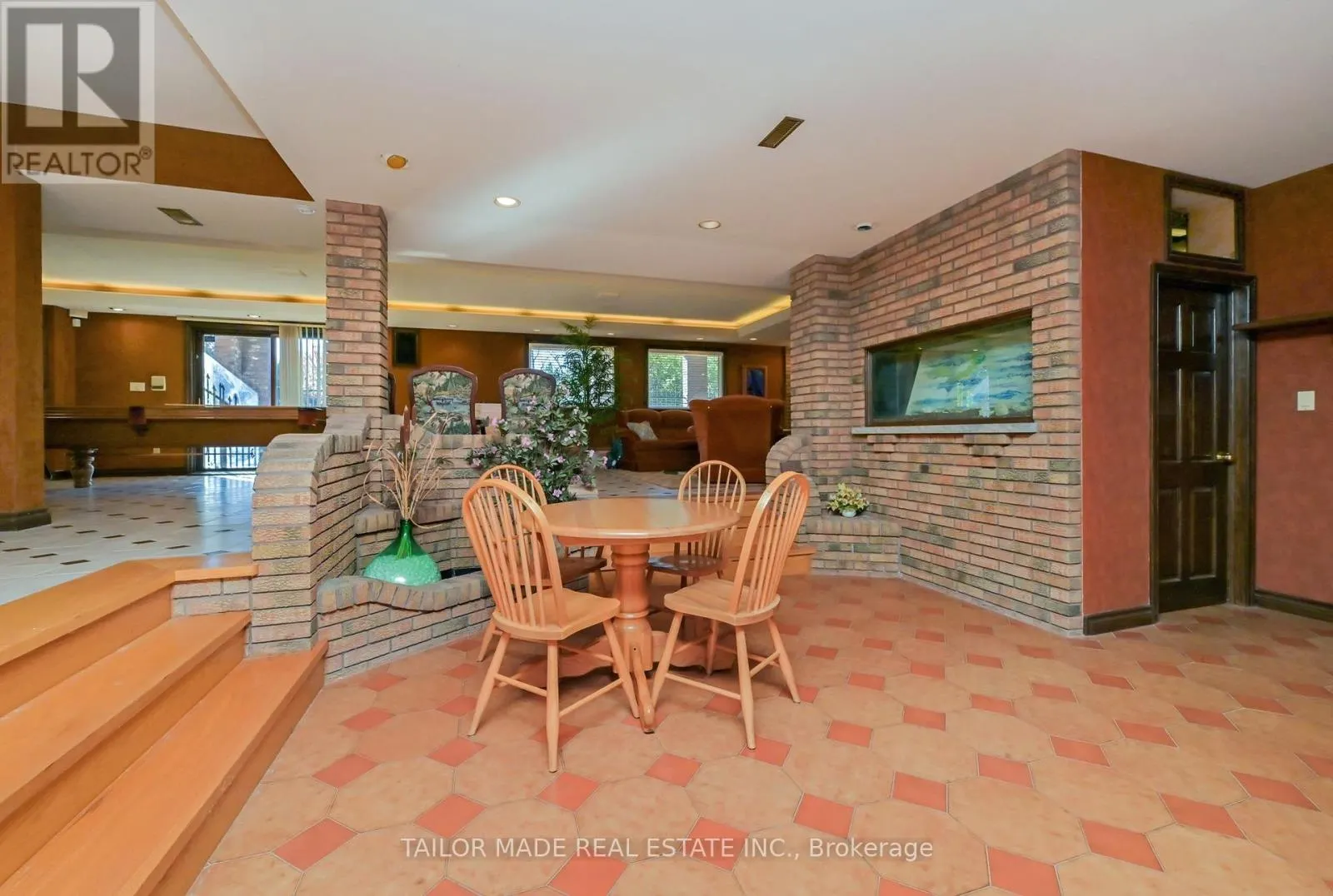 40 WALTON DRIVE