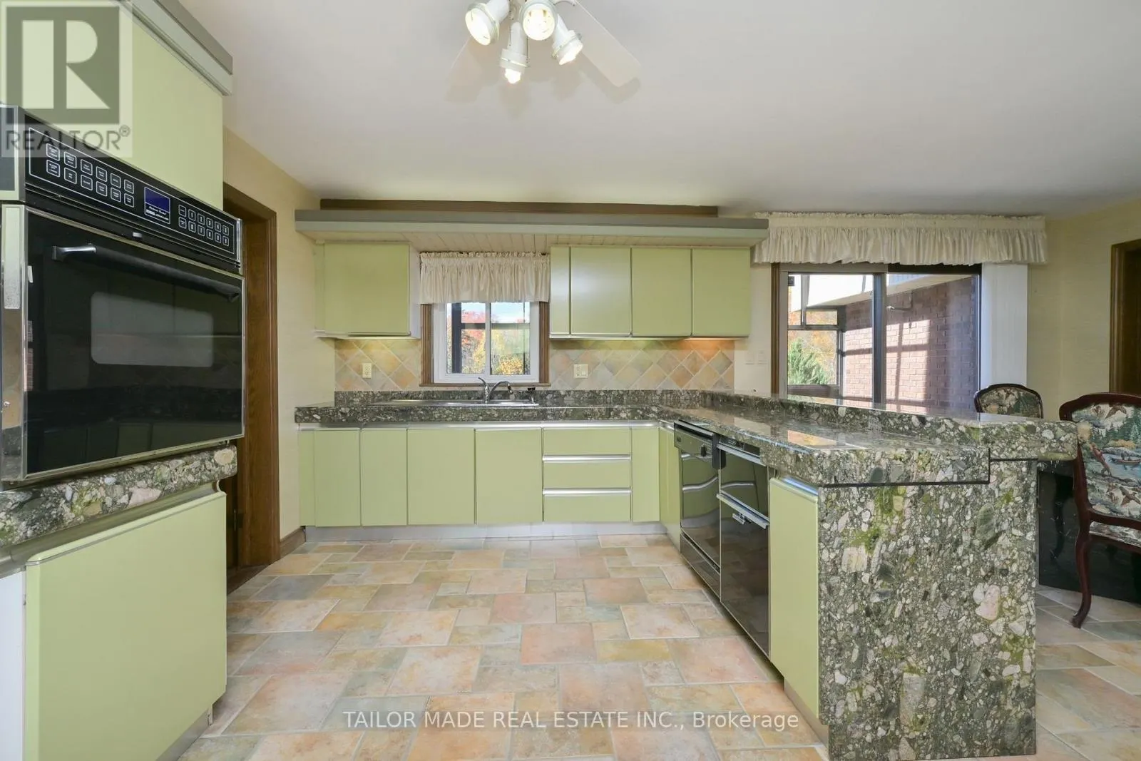 40 WALTON DRIVE