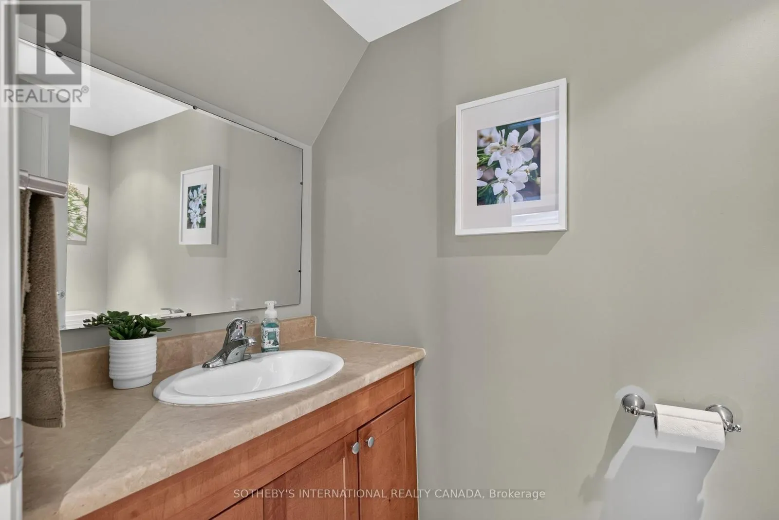 871 MISSISSAUGA VALLEY BOULEVARD