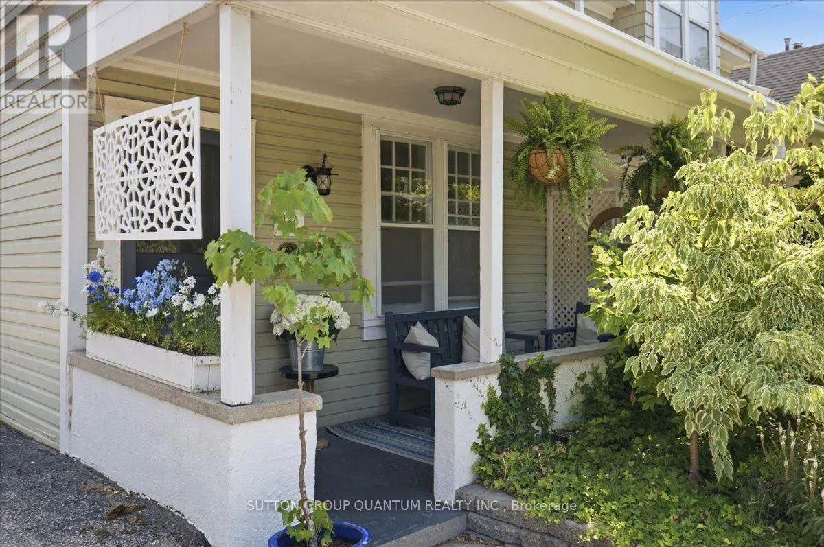 137 CHISHOLM STREET