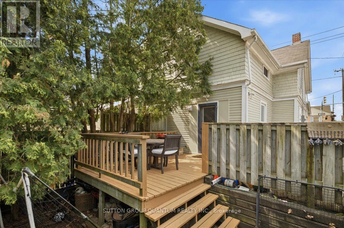 137 CHISHOLM STREET