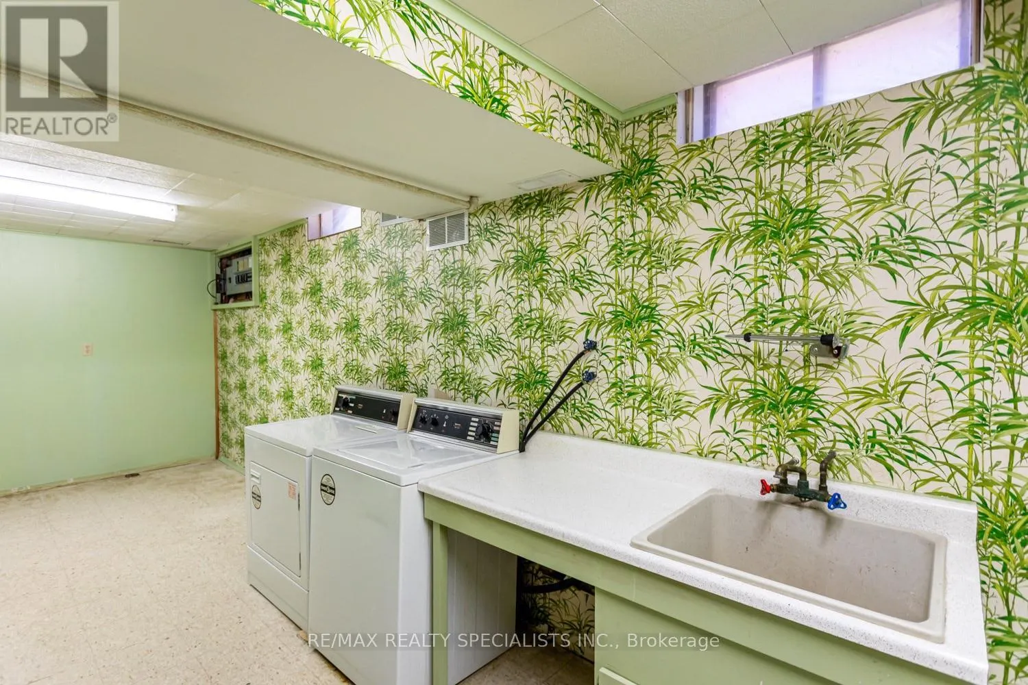 2412 BRASILIA CIRCLE