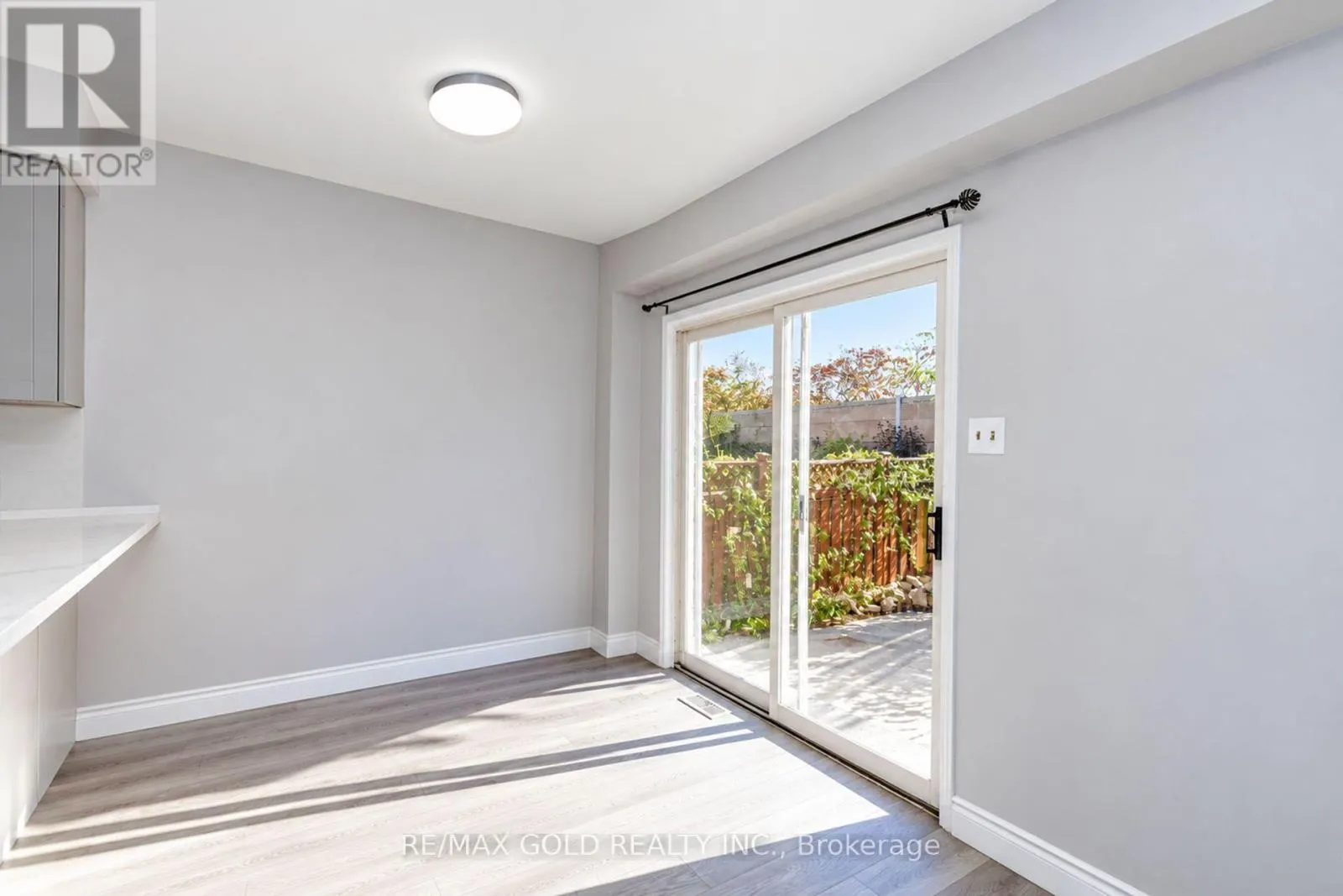 104 TUMBLEWEED TRAIL