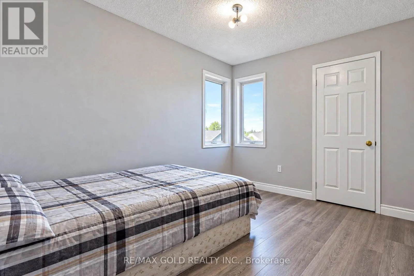 104 TUMBLEWEED TRAIL