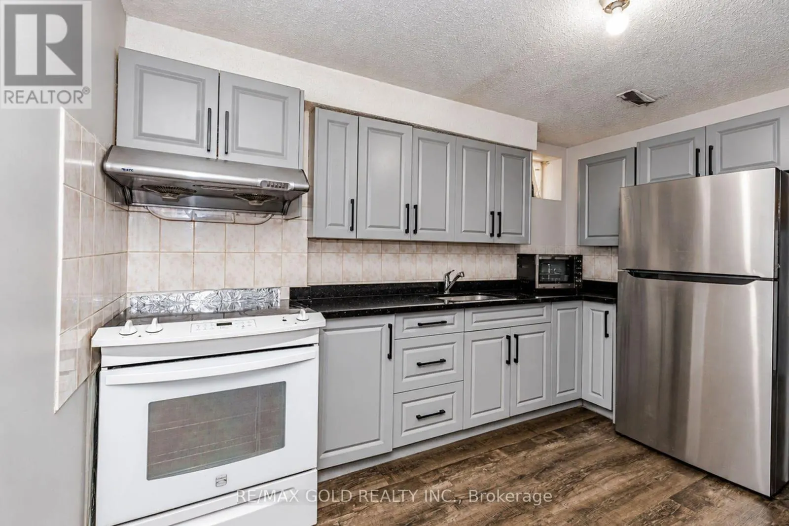 104 TUMBLEWEED TRAIL