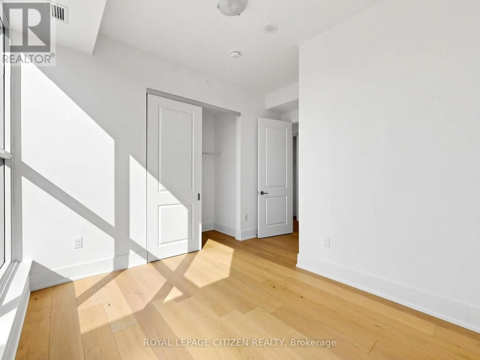 708 - 1063 DOUGLAS MCCURDY COMMON