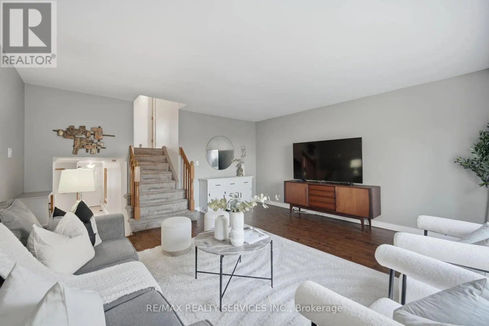 47 LINDRIDGE AVENUE