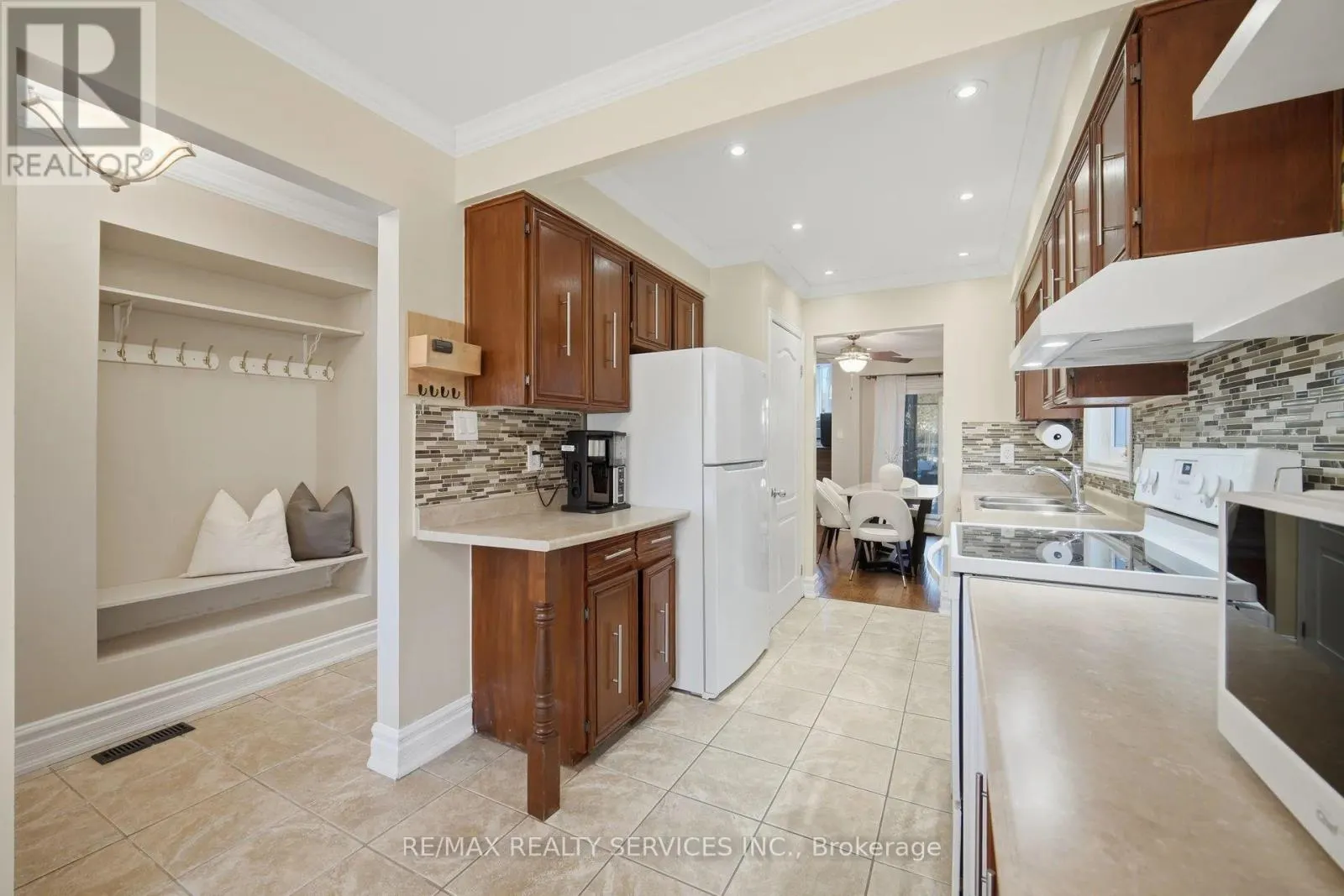 47 LINDRIDGE AVENUE