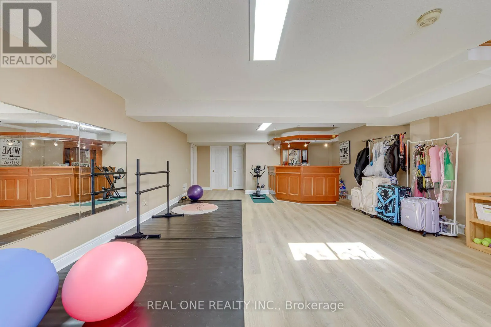 4250 PRICE COURT
