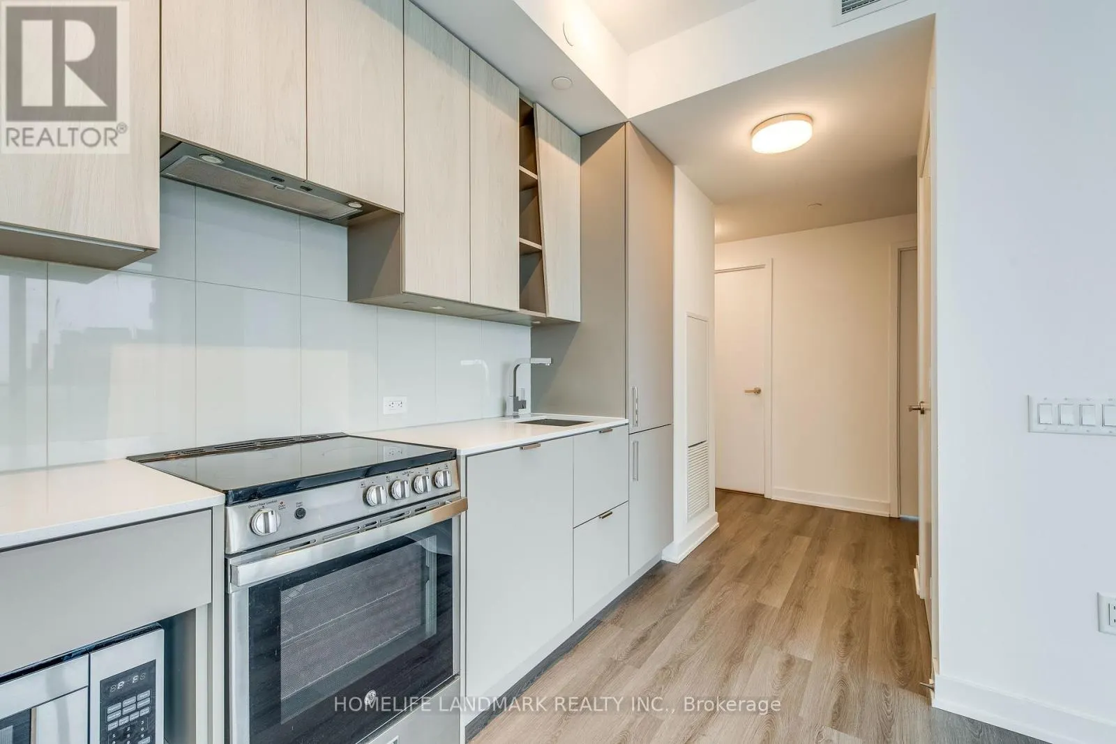 2304 - 3883 QUARTZ ROAD
