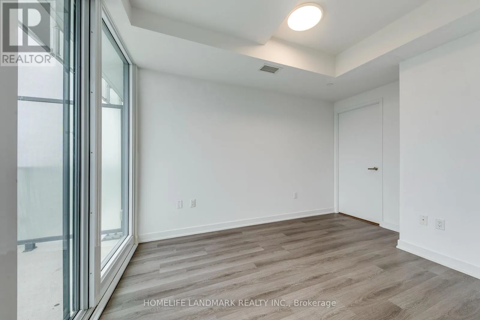 2304 - 3883 QUARTZ ROAD