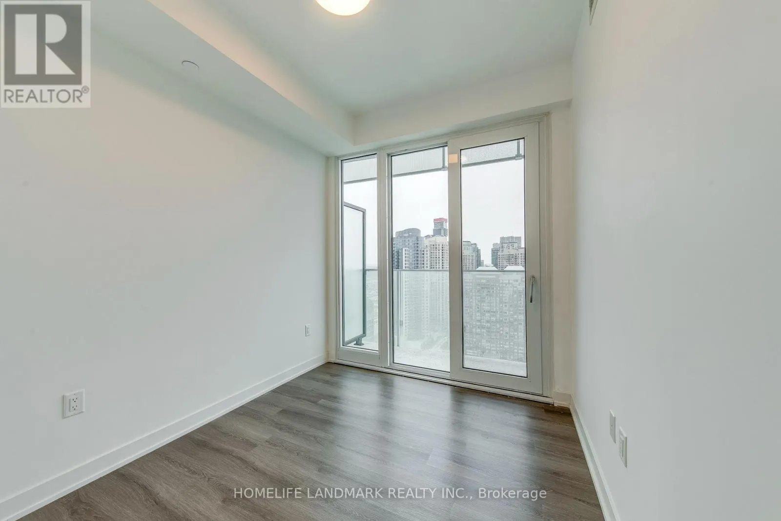 2304 - 3883 QUARTZ ROAD