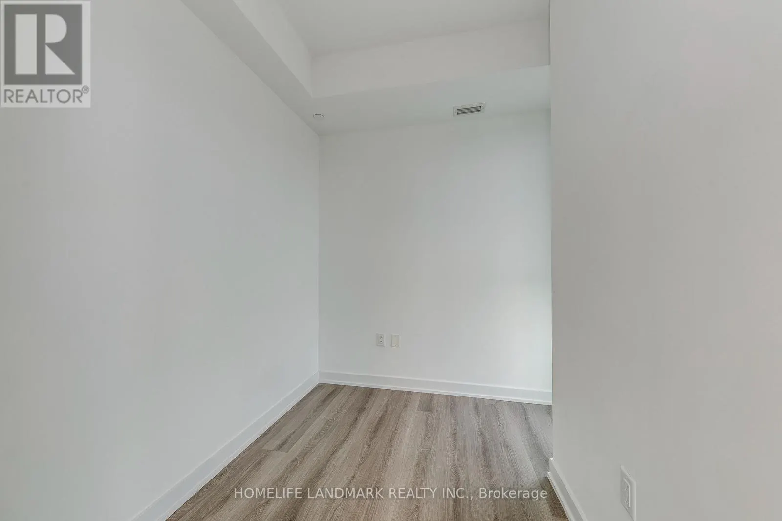 2304 - 3883 QUARTZ ROAD