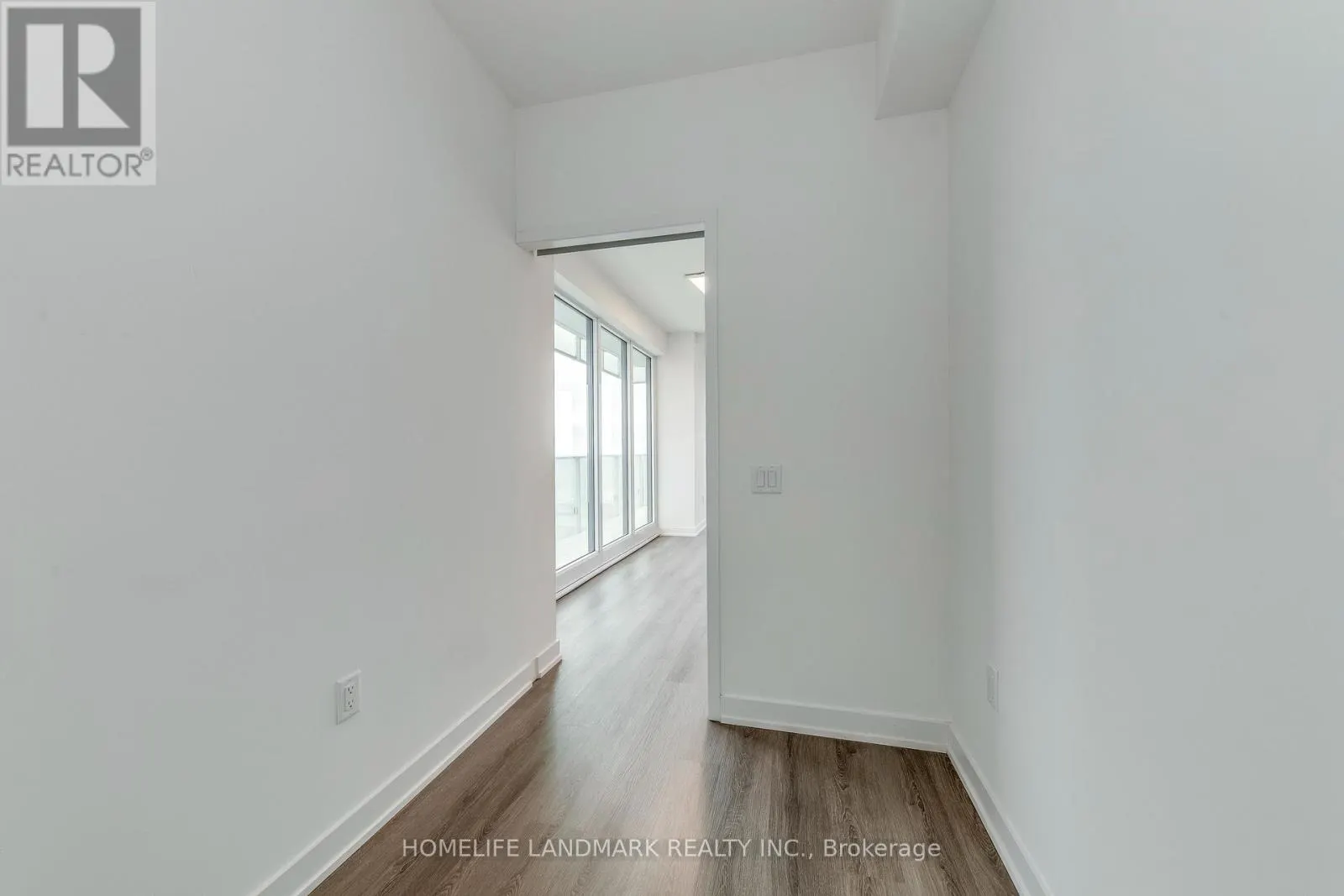 2304 - 3883 QUARTZ ROAD