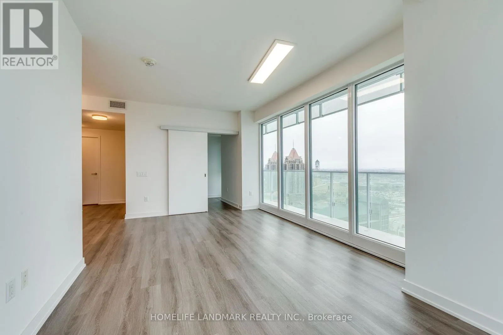2304 - 3883 QUARTZ ROAD