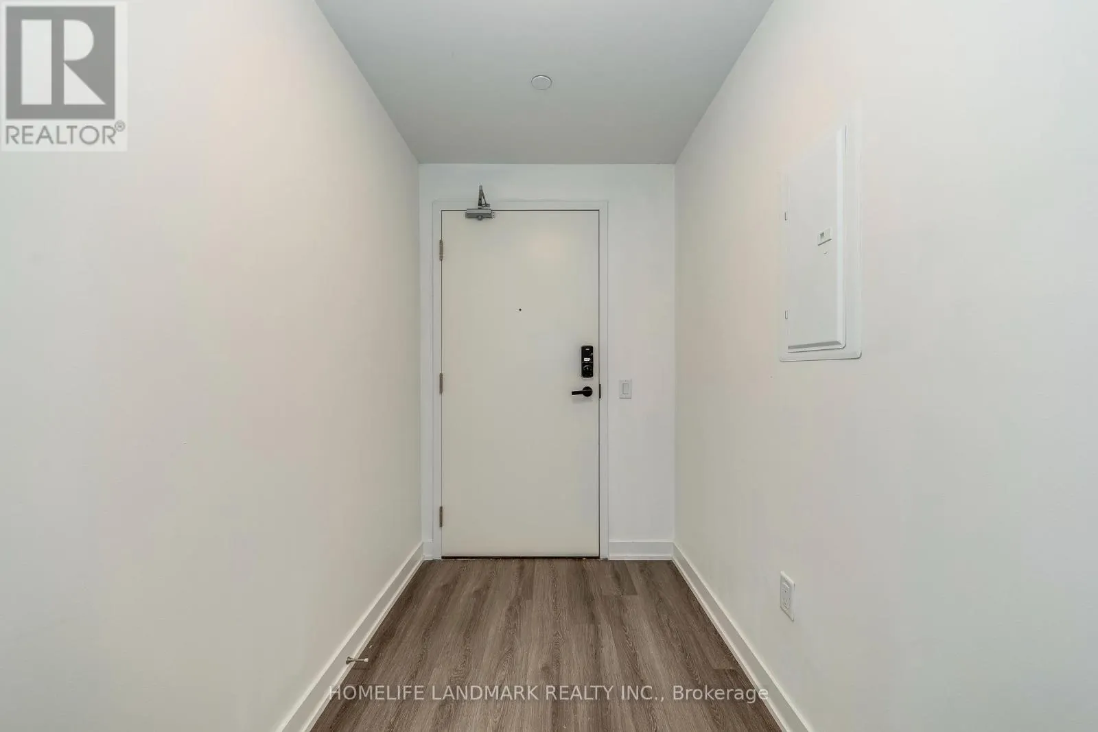 2304 - 3883 QUARTZ ROAD